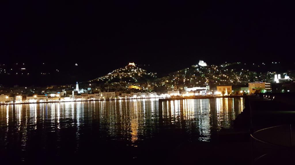 Apollonos Seafront Apartment 埃尔莫波利斯 外观 照片